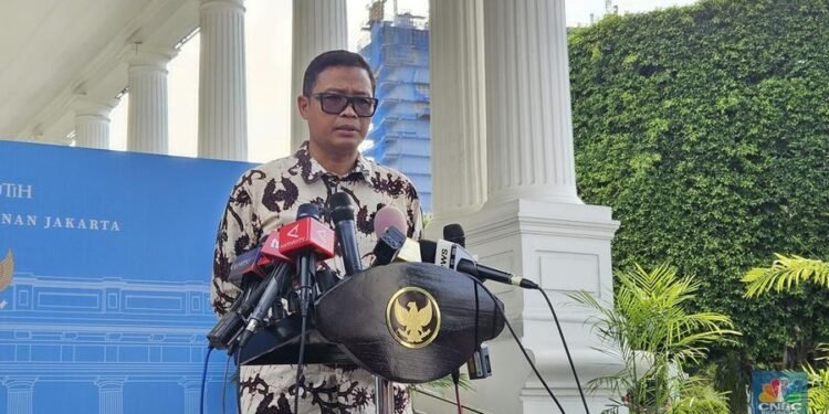 Prabowo Tunjuk Letjen Djaka Sebagai Dirjen Bea Cukai, Bimo Jabat Dirjen Pajak